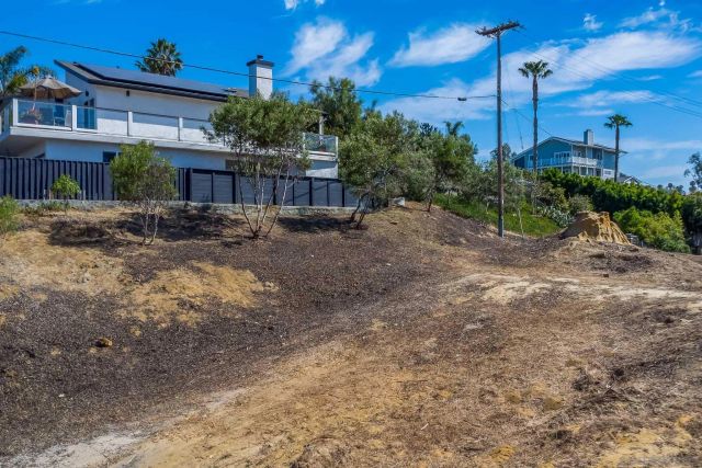 97 N Vulcan Ave 3, Encinitas, CA 92024