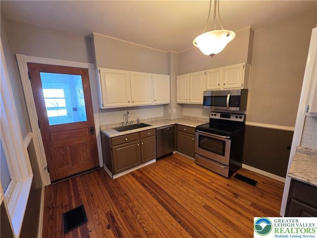 45 Evergreen Street, Nazareth Boro, PA 18064