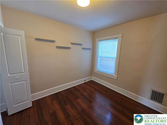 45 Evergreen Street, Nazareth Boro, PA 18064