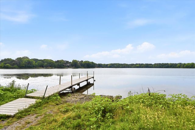 1511 Black Oaks Place N, Plymouth, MN 55447
