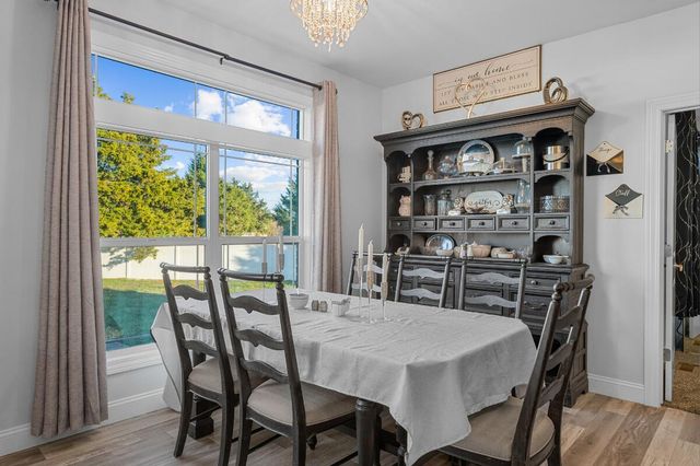 11 Pier Lane, Monett, MO 65708