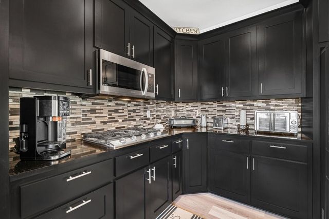 11 Pier Lane, Monett, MO 65708