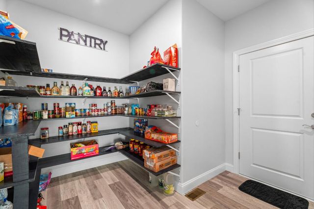 11 Pier Lane, Monett, MO 65708