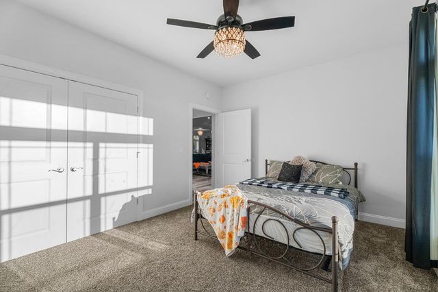 11 Pier Lane, Monett, MO 65708