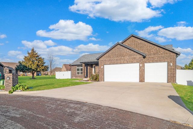 11 Pier Lane, Monett, MO 65708