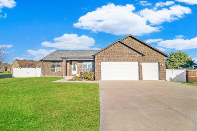 11 Pier Lane, Monett, MO 65708