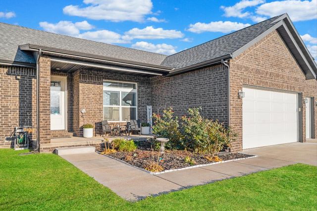 11 Pier Lane, Monett, MO 65708