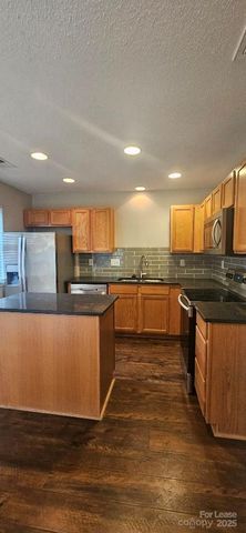 6807 Juniper Tree Street, Charlotte, NC 28215