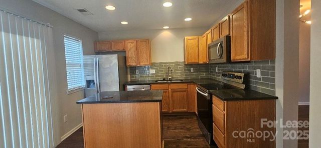 6807 Juniper Tree Street, Charlotte, NC 28215