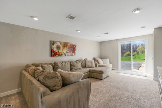123 Thatchers Hill Rd, Raritan Twp., NJ 08822