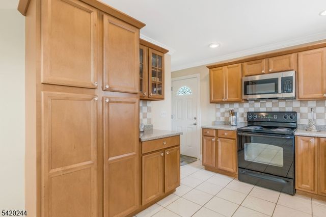 123 Thatchers Hill Rd, Raritan Twp., NJ 08822