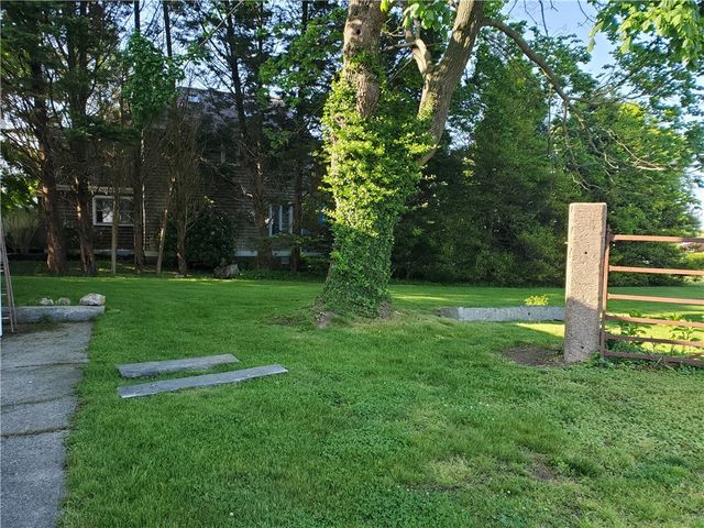 440 Forest Avenue 1, Middletown, RI 02842