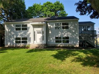 440 Forest Avenue 1, Middletown, RI 02842