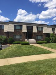 1 Hallmark Gardens 1, Burlington, MA 01803