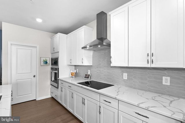 1012 GALENA TER NE, Leesburg, VA 20176