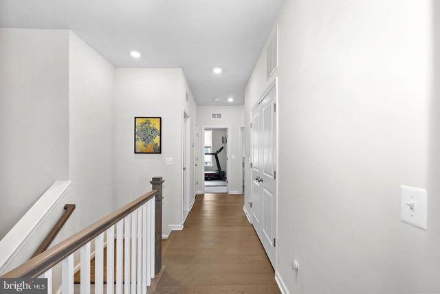 1012 GALENA TER NE, Leesburg, VA 20176