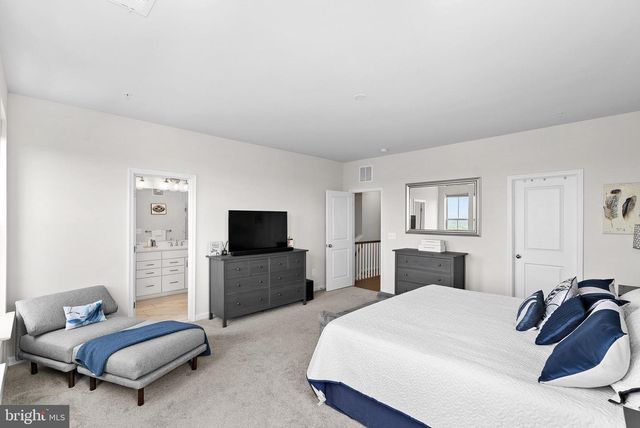 1012 GALENA TER NE, Leesburg, VA 20176