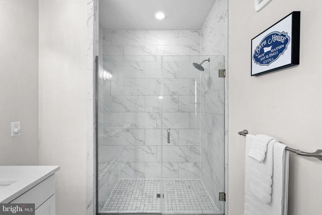 1012 GALENA TER NE, Leesburg, VA 20176
