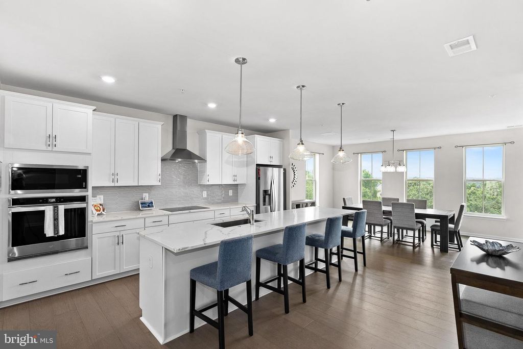 1012 GALENA TER NE, Leesburg, VA 20176