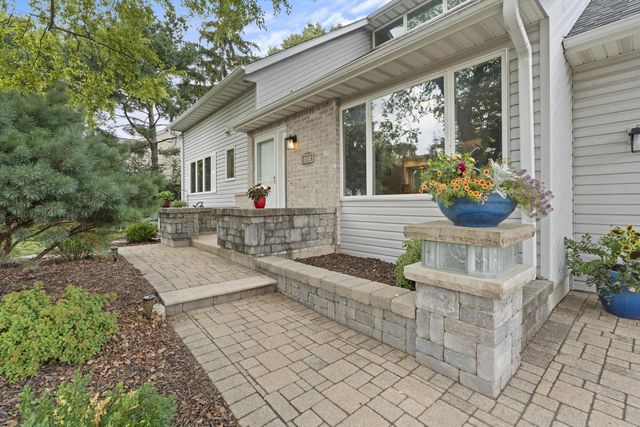 409 Red Coat COURT, Waterford, WI 53185