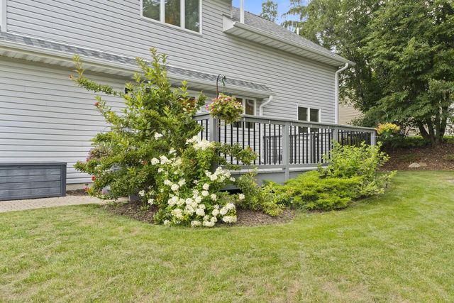 409 Red Coat COURT, Waterford, WI 53185
