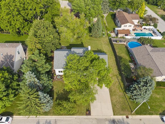 409 Red Coat COURT, Waterford, WI 53185