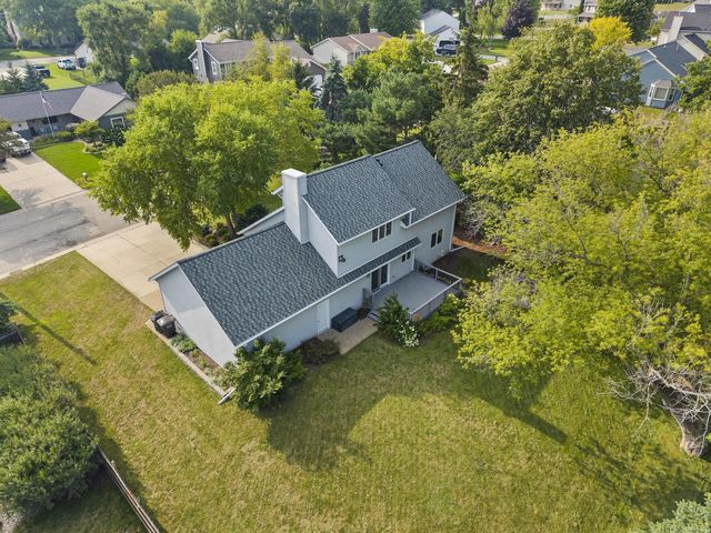 409 Red Coat COURT, Waterford, WI 53185