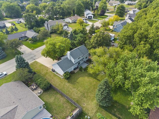 409 Red Coat COURT, Waterford, WI 53185