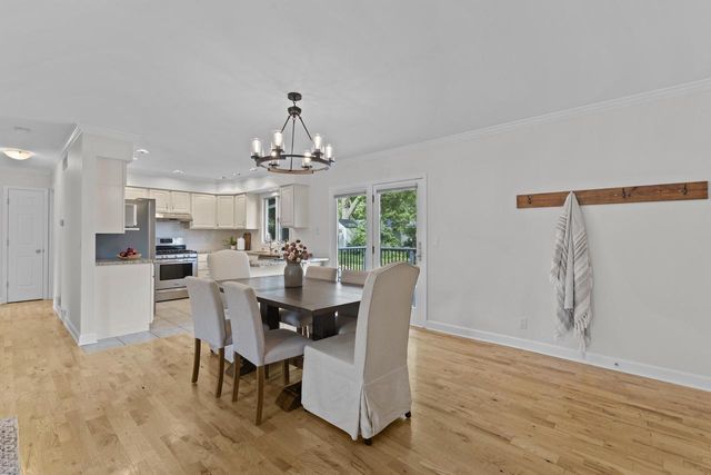 409 Red Coat COURT, Waterford, WI 53185