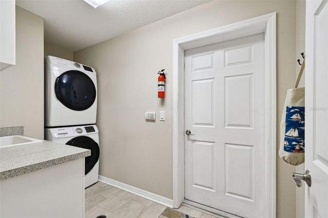 3655 SQUARE WEST LANE 9, Sarasota, FL 34238