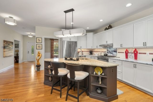 104 Robbins Rd, Branchburg Twp., NJ 08876
