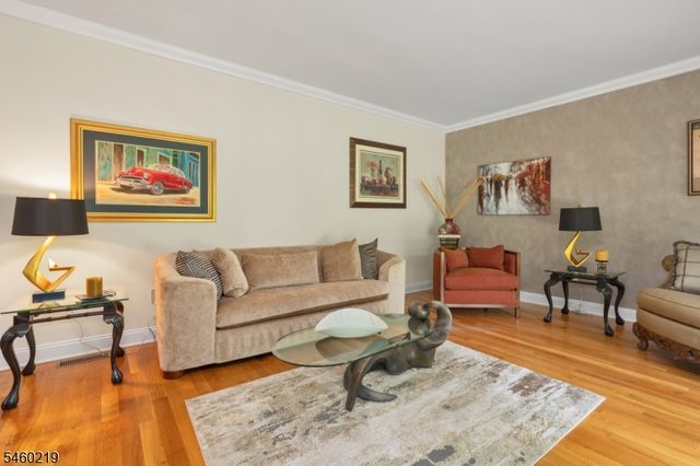 104 Robbins Rd, Branchburg Twp., NJ 08876