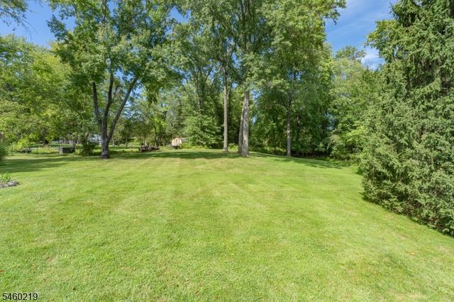 104 Robbins Rd, Branchburg Twp., NJ 08876