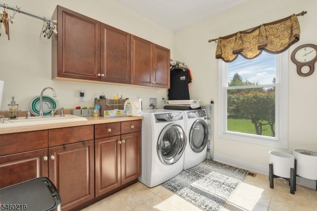 104 Robbins Rd, Branchburg Twp., NJ 08876