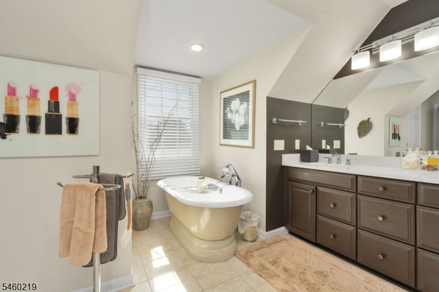 104 Robbins Rd, Branchburg Twp., NJ 08876