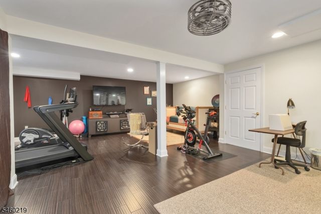 104 Robbins Rd, Branchburg Twp., NJ 08876