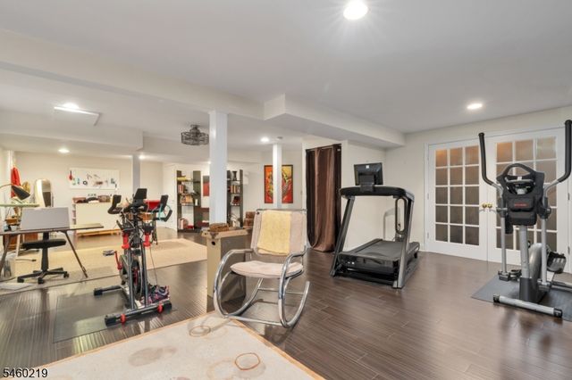 104 Robbins Rd, Branchburg Twp., NJ 08876
