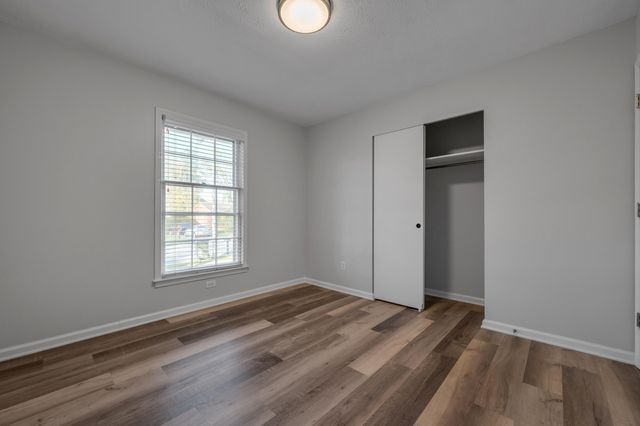 221 Quebec Way, Lexington, KY 40515