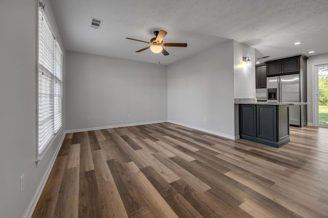 221 Quebec Way, Lexington, KY 40515