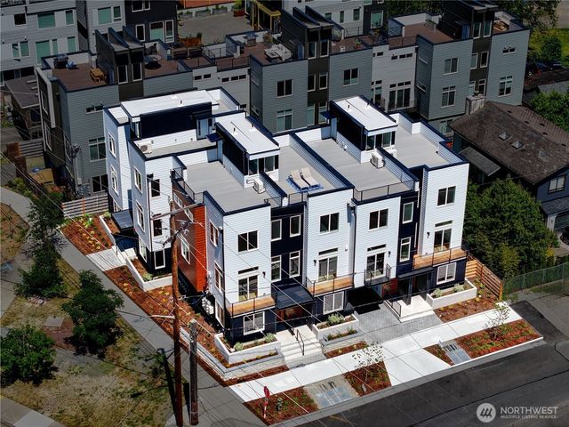 7560 43rd Avenue S, Seattle, WA 98118