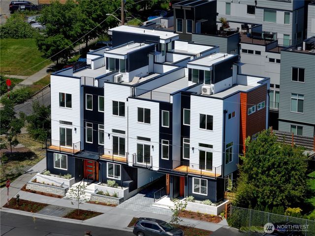 7560 43rd Avenue S, Seattle, WA 98118