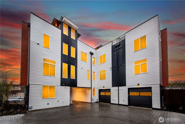 7560 43rd Avenue S, Seattle, WA 98118