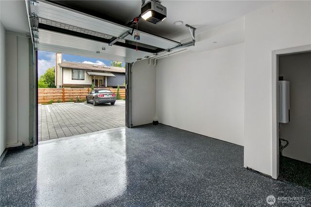 7560 43rd Avenue S, Seattle, WA 98118