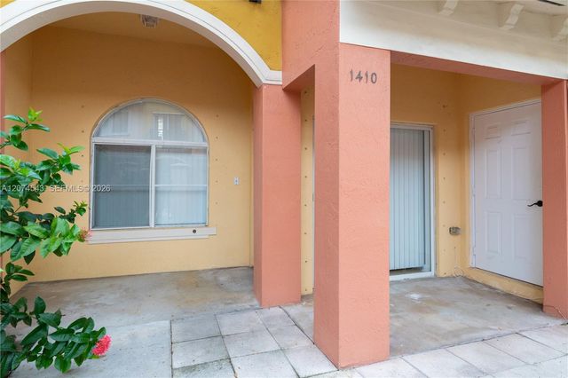 1410 S Santa Catalina Circle, North Lauderdale, FL 33068