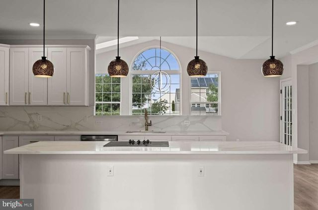 4 BOX TURTLE LN, Sicklerville, NJ 08081