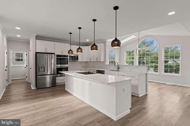 4 BOX TURTLE LN, Sicklerville, NJ 08081