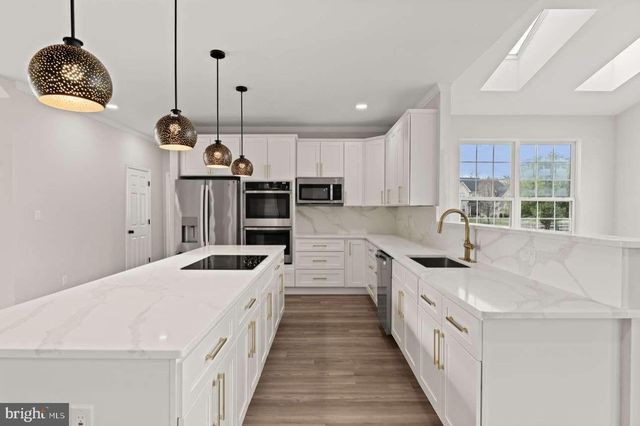 4 BOX TURTLE LN, Sicklerville, NJ 08081