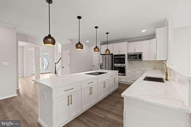 4 BOX TURTLE LN, Sicklerville, NJ 08081