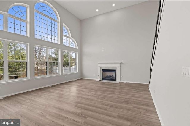 4 BOX TURTLE LN, Sicklerville, NJ 08081