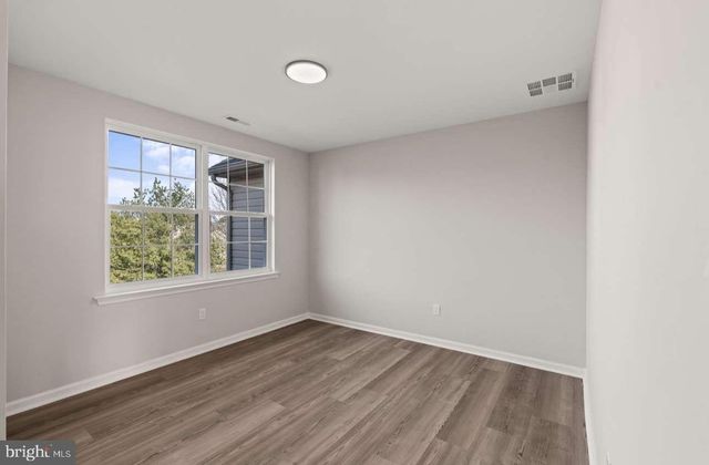 4 BOX TURTLE LN, Sicklerville, NJ 08081